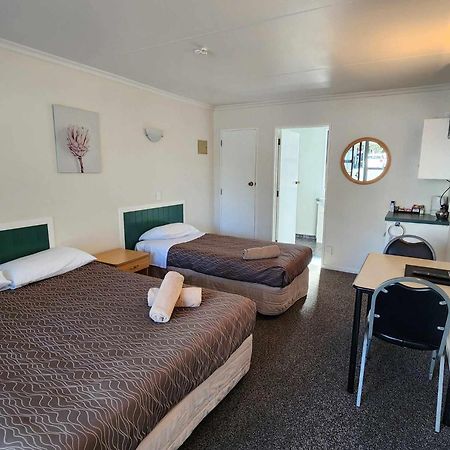 Bulls Motel & Holiday Park Halcombe Eksteriør bilde
