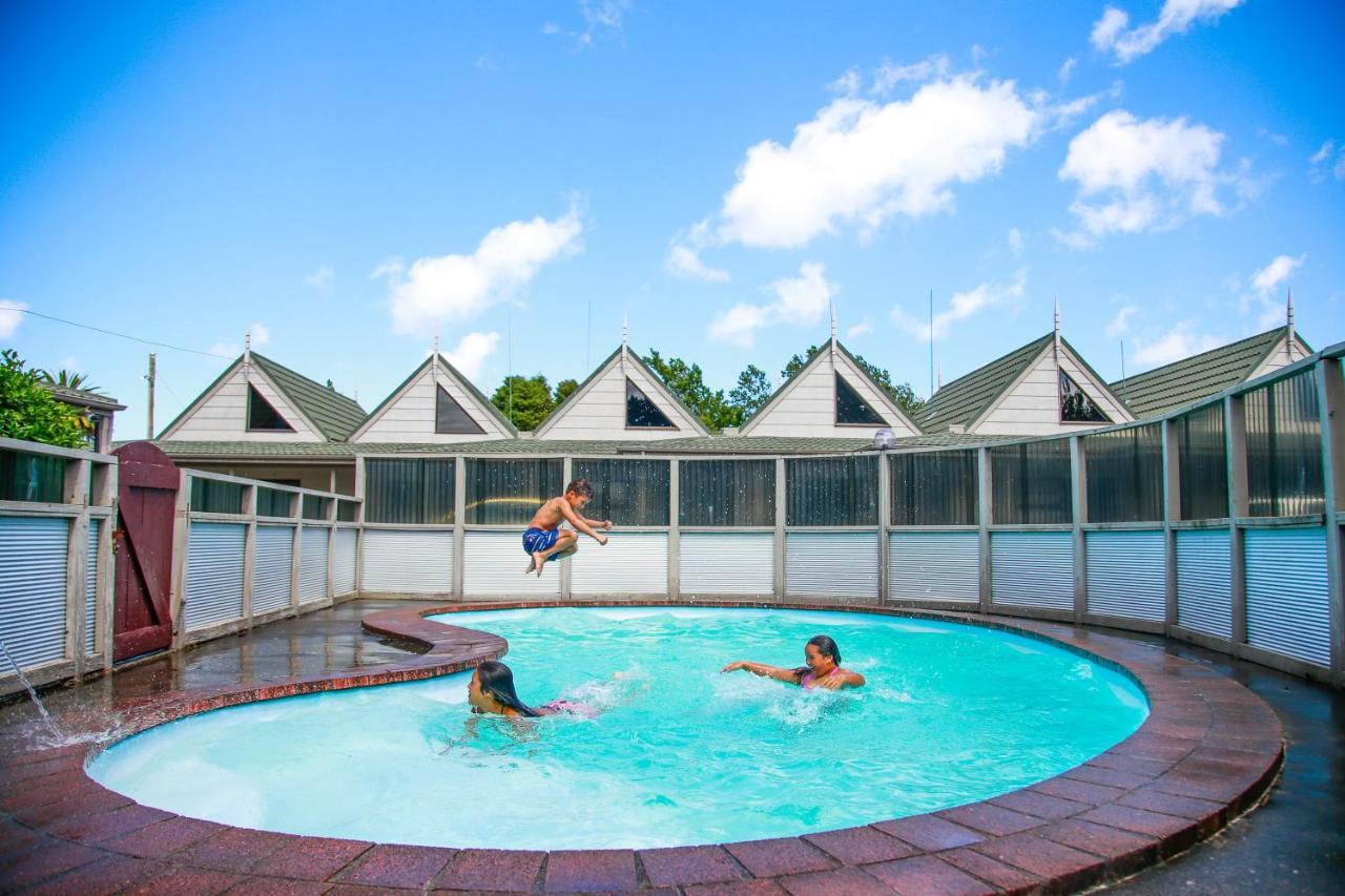 Bulls Motel & Holiday Park Halcombe Eksteriør bilde